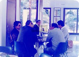 Fotografía de reunión por proyecto de retorno a Chile